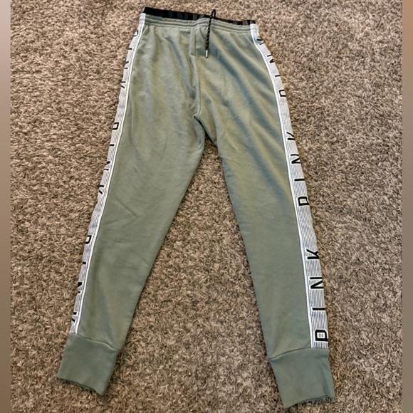 Victoria's Secret Green Sweatpants Relaxed Fit - Picture 2 of 3